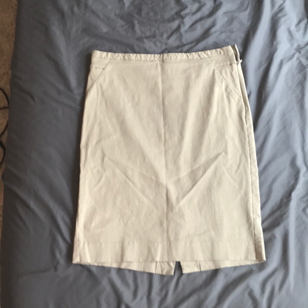 The Limited Exact Stretch Pencil Skirt
